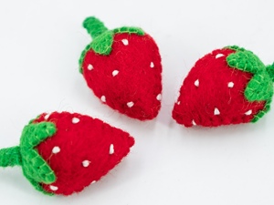 Juguete Educativo de Fresa de Fieltro de Lana Hecho a Mano de 4 cm, Fruta de Fieltro, Comercio Justo, Suministro Artesanal Ético, Venta al por Mayor a Granel - Product Image 6