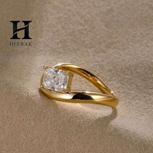 Bague de luxe en diamant radiant - Bijoux en diamant certifié cultivé en laboratoire/naturel - Or 18K/14K personnalisable - Product Image 3