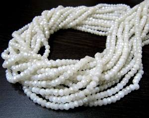 Cuentas Redondas de Silverite Blanco Natural de 3-4 mm con Recubrimiento AB, Hilo de 13 Pulgadas de Largo - Product Image 2