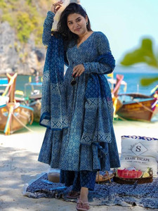 <b>Women</b> Blue Digital Print Rayon Quick Dry <b>Kurta</b> Set Dupatta Knee-Length Regular Fit Ethnic Wear Diwali India Pakistan Style - Product Image 4