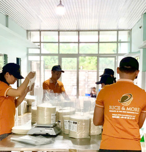 Rice <b>Paper</b> Reispapier Fresh <b>Rolls</b> <b>Spring</b> <b>Rolls</b> For Asian Cuisine Organic Gluten free Rice Wrapper Sheet Galette De Riz - Product Image 4