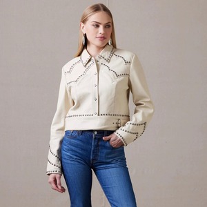 Veste en cuir western cloutée crème, style cowgirl vintage - Product Image 1