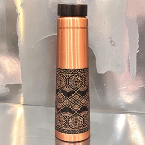 Bouteille en cuivre gravée traditionnelle, exportée par Indian exports international. (Cuivre pur certifié) - Product Image 1