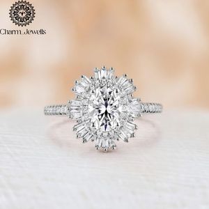 แหวนหมั้นเพชรโมอิสซาไนต์ทรงคุชชั่นสำหรับผู้หญิงจาก Charm_Jewells ทอง 18K ดีไซน์รูปดอกไม้ ประดับแบบหนามเตย สไตล์โรแมนติก รับรองโดย IGI เบอร์ 3 - Product Image 2