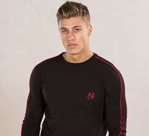 เสื้อยืดผู้ชายคุณภาพสูง 250 กรัม ผ้าฝ้าย 100% สีดำ แฟชั่นลำลอง รับออกแบบโลโก้ OEM เสื้อยืดผู้ชายสั่งทำ - Product Image 3