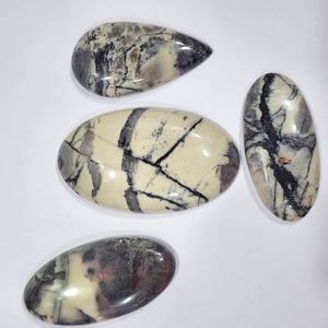 พลอยควอตซ์ธรรมชาติคุณภาพสูง รูปทรงหลากหลาย แบบหลวม ผิวมันเงา สามารถปรับแต่งขนาดได้ เหมาะสำหรับทำเครื่องประดับ - Product Image 3