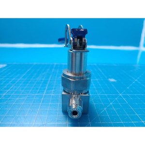 Swagelok 6LVV-DPTVR4-P Diaphragm <b>Sealed</b> Pneumatic Valve Used As Is Legacy Semiconductor Equipment Parts - Product Image 1