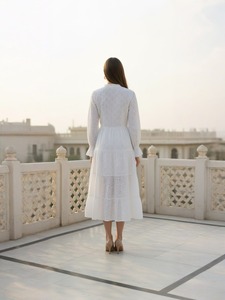 Robe midi blanche à manches longues, col noué, broderie, coton, tenue quotidienne modeste pour femme, couleur unie, ourlet évasé, printemps - Product Image 3
