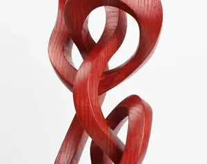 Escultura de madera natural de alta calidad, elegante y artesanal, con temática abstracta de amor, para San Valentín y aniversarios. - Product Image 2