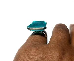 Anillo de Turmalina Azul Paraíba, Anillo de Plata de Ley con Neón Exótico, Joyería Hecha a Mano de Lujo, Elegante Regalo para Mujer - Product Image 2