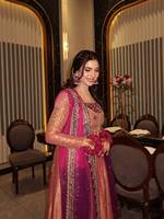 Ensemble Salwar Premium Fendy en Soie Mal Chanderi Brodé Réversible avec Dupatta en Georgette et Doublure en Coton, Manches Longues, Motif Kali Ethnique