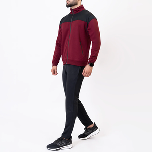 Ensemble de survêtement décontracté imprimé pour homme Urban Core, confortable et respirant, personnalisable en gros, avec logo frontal, coupe classique - Product Image 3