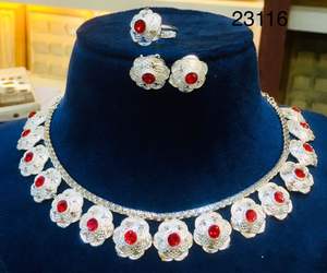 Elegante Juego de Collar Gargantilla Floral Chapado en Oro con Pendientes a Juego, Joyería Diaria para Mujer, Ideal para Regalo - Modelo 23113 - Product Image 4