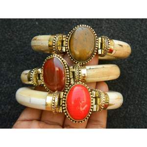 Pulseras de Hueso y Latón de Diseño, Brazaletes de Hueso y Latón Adornados con Ágata Natural - Product Image 6