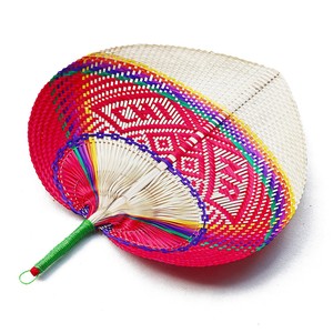 Ventiladores portátiles de mano a precios competitivos, venta al por mayor de abanicos de bambú natural, abanicos de hoja de palma. - Product Image 4