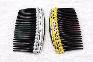 Peigne à cheveux vintage plaqué or, fait main, écologique, étanche, élégant, en alliage, avec mini pierres rouges et motif floral, pour mariée - Product Image 2