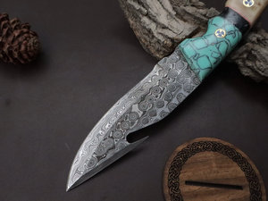 มีดล่าสัตว์ Nordic Forge Damascus Steel ลายหยดน้ำ พร้อมปลอกหนัง - ใบมีดแบบ Full Tang พร้อมด้ามทำจากเขาแกะและเรซิ่น - Product Image 2