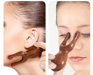 Masseur facial Gua Sha en bois rustique écologique avec artisanat en bois d'acacia massif pour la relaxation musculaire - Cadeau du Nouvel An - Product Image 1
