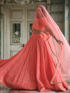 Lehenga de Diseño Color Coral Melocotón con Blusa Corta de Cuello Redondo - Lujoso Bordado con Lentejuelas y Hilo, Preconfeccionado, Étnico para Mujer - Product Image 4
