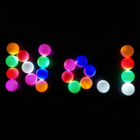 Balles de golf en caoutchouc avec lumière LED, multicolores, clignotantes, lumineuses pour l'entraînement nocturne, logo personnalisé disponible, cadeau