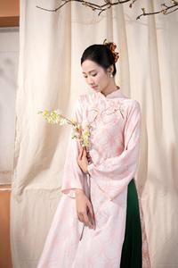 Vestido Ao Dai Vietnamita de Alta Calidad con Detalle de Borlas Bordadas con Flores de Cerezo, Diseño Tradicional de 2 Paneles KAD31 - Product Image 4