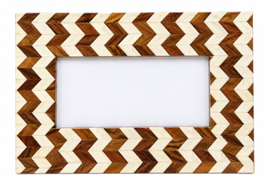 Marco de Fotos con Incrustaciones de Hueso en Forma de Chevron Hecho a Mano con Opciones Personalizables para Instalación en Mesa de REHMAN CRAFT - Product Image 2