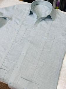Camisa Guayabera de Algodón Gris Claro para Hombre, Manga Larga, Transpirable, 4 Bolsillos, Estilo Latino, Venta al Por Mayor OEM - Product Image 6
