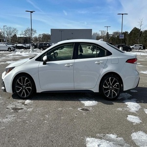 Toyota Corolla S SUV d'occasion en bon état, automatique, traction avant, conduite à droite, fonctionnelle, en stock, prête pour une livraison rapide - Product Image 2