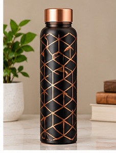 Bouteille d'eau artisanale en cuivre noir avec motif d'arbre en cuivre, gourde de voyage portable avec couvercle - Product Image 2