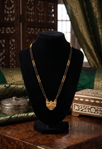 Divyoro Gold Plated Copper Alloy Classic <b>Beaded</b> <b>Necklace</b> with Heart Pendant for Women's Hindu Wedding Occasion - Product Image 2