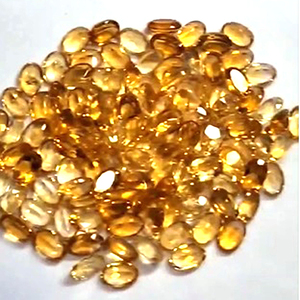 พลอยซิทรินธรรมชาติ 923 เม็ด ขนาด 4x3 5x3 6x4 7x5 8x6 มม. รูปไข่ 4-7 มม. ทรงกลมเหลี่ยมเพชรพลอย น้ำหนักรวม 550 กะรัต ขายส่งโดย Iroc Sales sunehla gemstones ราคา 275 ดอลลาร์สหรัฐ - Product Image 1