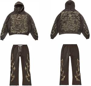 Ensemble de survêtement de qualité supérieure avec logo sérigraphié personnalisé, effet délavé à l'acide et usé, comprenant un sweat à capuche et un pantalon évasé - Product Image 1