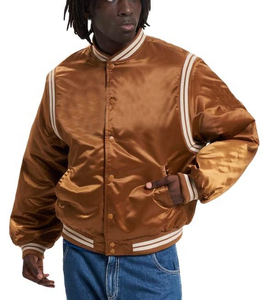 Veste universitaire en satin de qualité supérieure pour hommes, vêtements de sport, logo personnalisé, doublure matelassée pour l'hiver, veste en satin style Letterman - Product Image 4