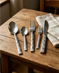 Ensemble de couverts écologiques en acier inoxydable de 5 pièces, design moderne et élégant, vente en gros pour la maison et la cuisine - Product Image 1