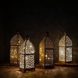 Farol Hecho a Mano de Acero Inoxidable con Acabado Dorado y Patrón Árabe para Decoración Navideña del Hogar, Iluminación Festiva, Centro de Mesa, India - Product Image 2