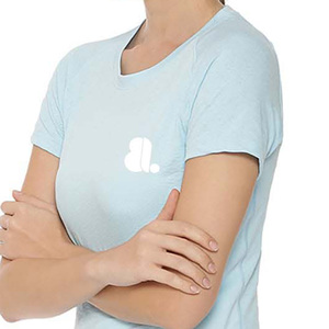 Camiseta de Manga Corta con Cuello Redondo Azul Claro para Mujer, Logotipo, Corte Regular, Informal, 100% Algodón Orgánico, Transpirable, Ecológica, Verano - Product Image 5