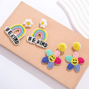 ลูกปัดข้าวหลากสีรุ้ง สไตล์ยุโรปอเมริกัน งานแฮนด์เมดน้ำหนักเบา ดีไซน์เฉพาะตัว ขายดี - Product Image 3