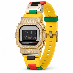 Montre numérique unisexe, boîtier en or jaune, acier inoxydable, forme polygonale, bracelet en silicone, résistante à l'eau - Product Image 6