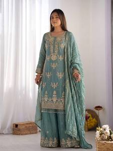 Traje Sharara de Seda Pura Fendi con Bordado de Cuentas Pesadas de Color Verde Azulado para Bodas y Fiestas de Diwali - Product Image 2