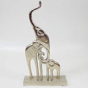 Elegante Escultura Abstracta de Aluminio Fundido Hecha a Mano para Decoración de Mesa de Salón con Estilo - Product Image 1