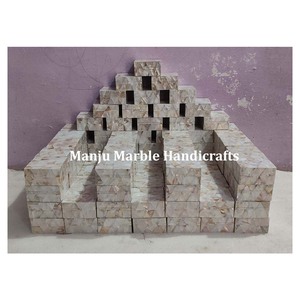 Boîtes de rangement en bois attrayantes et élégantes, de forme carrée, en coquillages marins naturels blancs et dorés, pour le Ramadan et l'Aïd. - Product Image 4