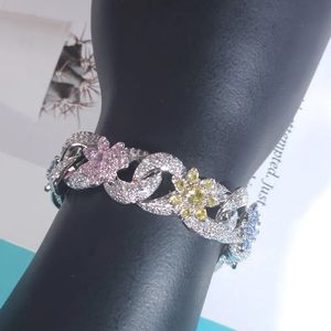 Bracelet Fleur en Moissanite, Maillons Floraux Sertis de Pierres, Bijou de Luxe Scintillant, Bracelet Tendance pour Femme - Product Image 5