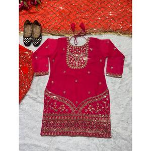 Top Designer Party Wear Taille XL Dhoti Salwar et Dupatta Look élégant - Product Image 1