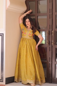 Vestido de Rayón Dorado para Mujer con Bordado y Lentejuelas, Largo hasta el Tobillo, Estilo Tradicional Indio-Pakistaní, para Fiestas, Bodas de Verano - Product Image 2