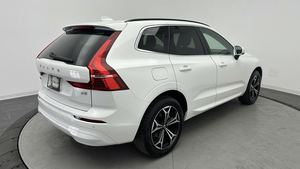 Volvo XC-60 B5 Momentum FWD 2022 Usado en Buen Estado - Product Image 3