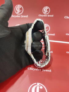 Montre en acier inoxydable pour hommes faite à la main VVS Moissanite diamant Quartz verre à la mode mouvement mécanique vente en gros - Product Image 6