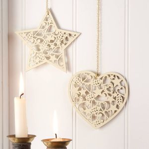 Adornos navideños colgantes de metal hechos a mano, juego de estrellas y corazones cortados con láser, decoración rústica para pared y árbol de Navidad - Product Image 1