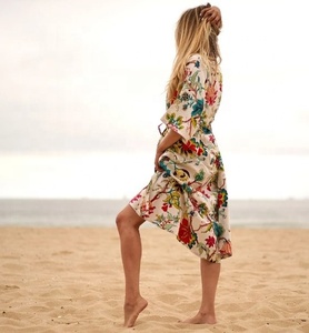Robe longue tendance pour femme en coton, style kaftan, coupe trapèze, manches longues, imprimé floral bohème, écologique, idéale pour les vacances à la plage ou les resorts - Product Image 3