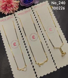 Nouveau Mangalsutra pour enfants en acier inoxydable plaqué or, micro-pavé, géométrique, avec diamants américains, tendance et minimaliste - Product Image 1