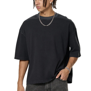 T-shirt unisexe personnalisé en coton épais délavé à l'acide avec logo frontal, coupe ample et courte, style streetwear oversize pour hommes et femmes - Product Image 4